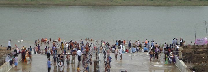 Godavari-River-Bathing-Ghat